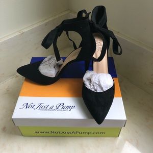 NWOT Not Just A Pump x Lulu’s Pumps